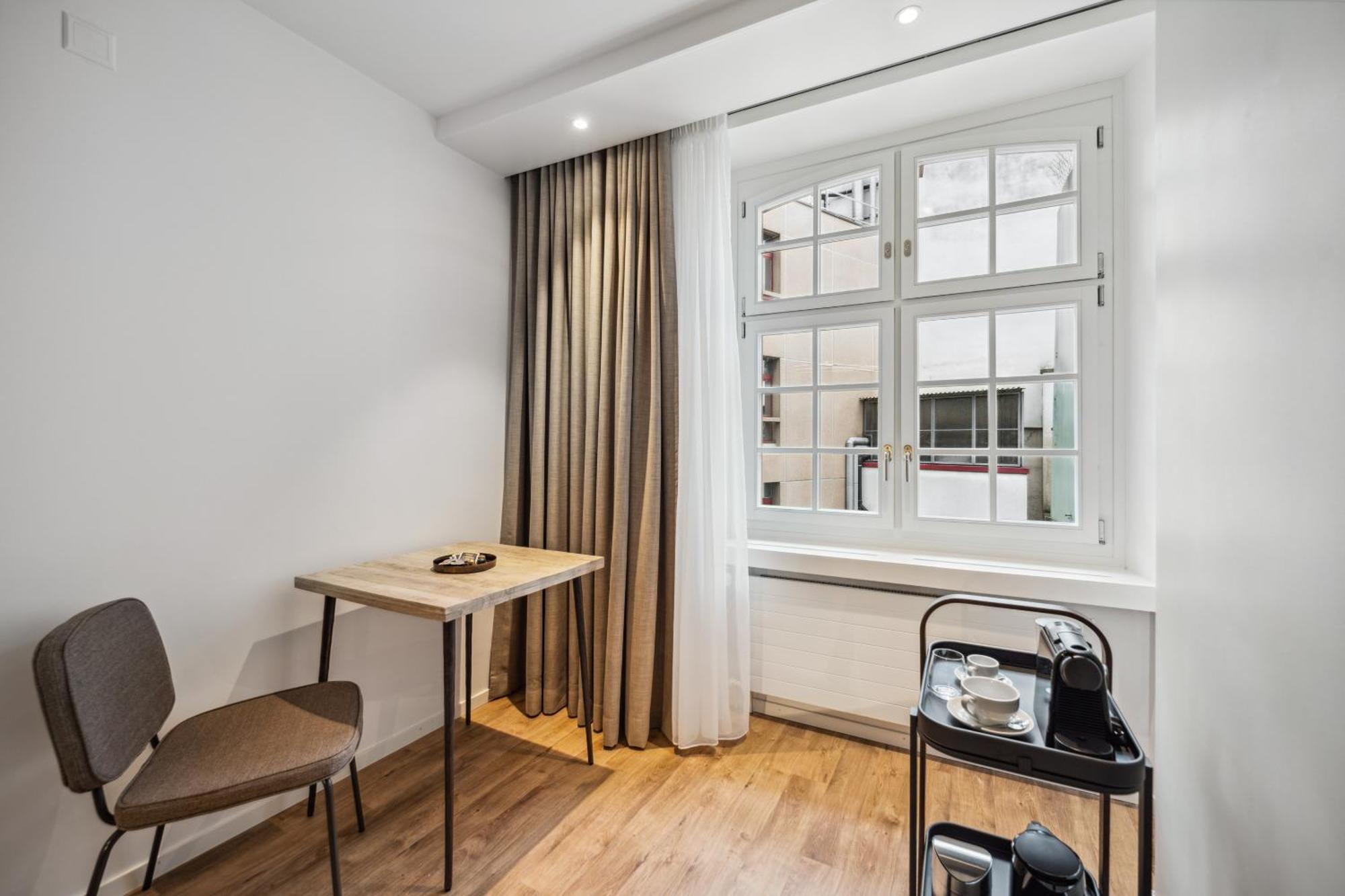 Limehome Basel Muenzgasse Номер фото