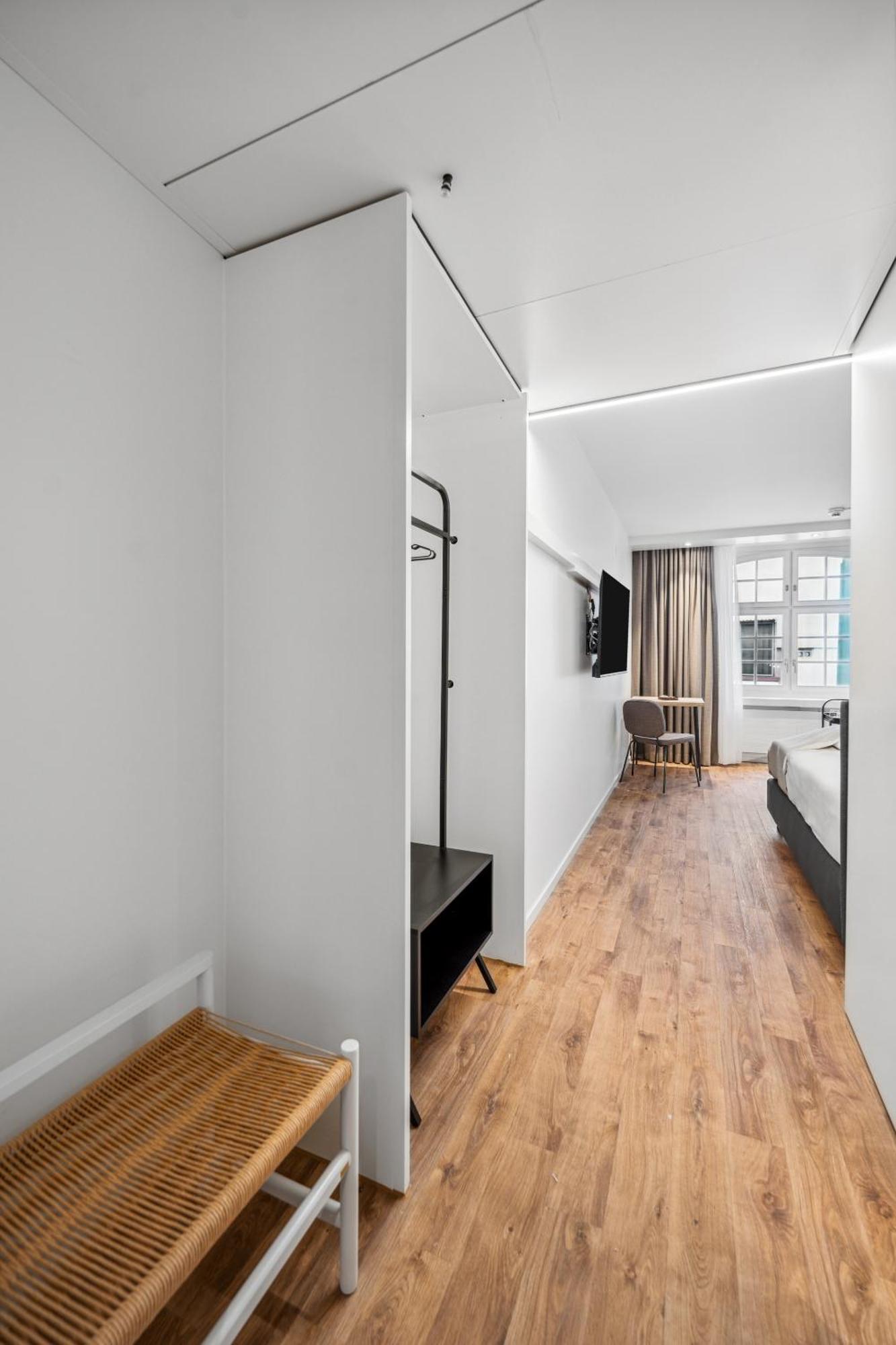 Limehome Basel Muenzgasse Номер фото